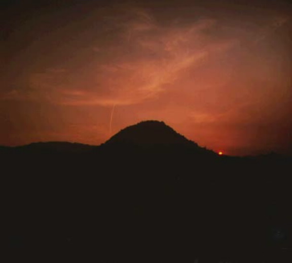 Zpad slunce na hoře Unebi